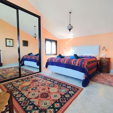 Amazing 3 Bedroom Townhouse Close To Burriana, 네르하 외부 사진