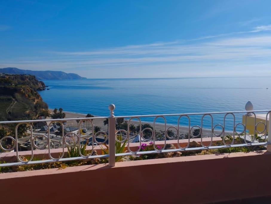 Amazing 3 Bedroom Townhouse Close To Burriana, 네르하 외부 사진