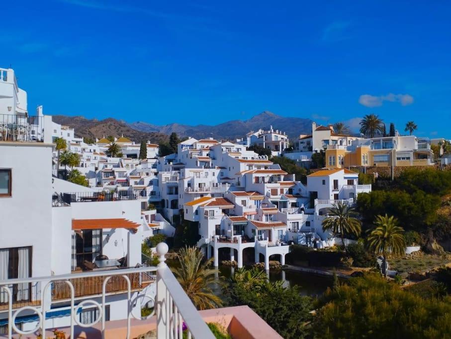Amazing 3 Bedroom Townhouse Close To Burriana, 네르하 외부 사진