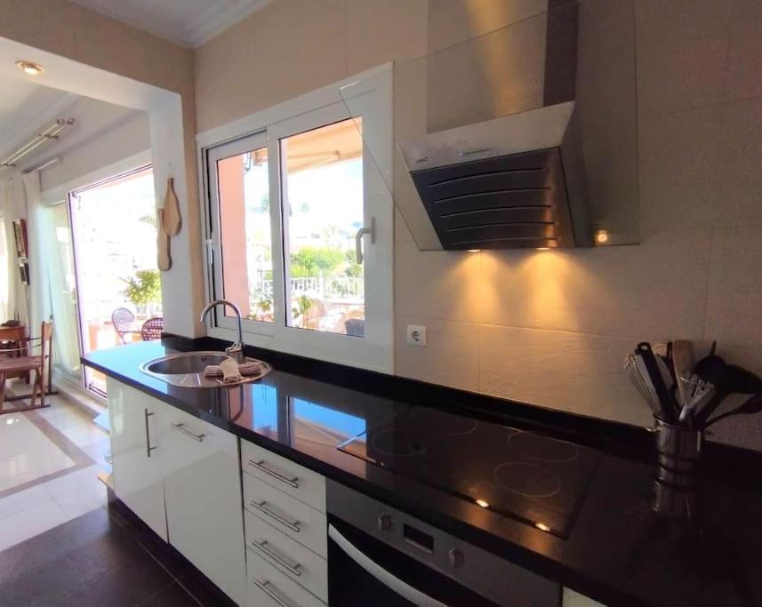 Amazing 3 Bedroom Townhouse Close To Burriana, 네르하 외부 사진