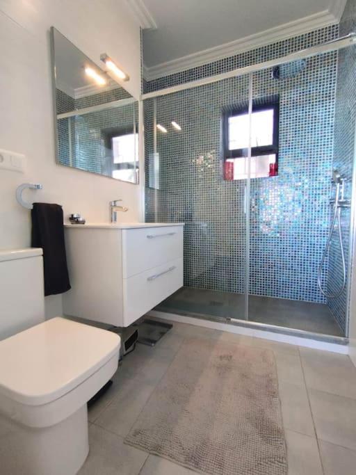 Amazing 3 Bedroom Townhouse Close To Burriana, 네르하 외부 사진