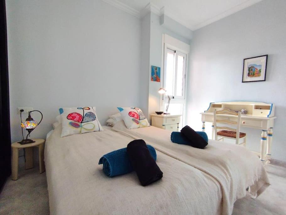 Amazing 3 Bedroom Townhouse Close To Burriana, 네르하 외부 사진